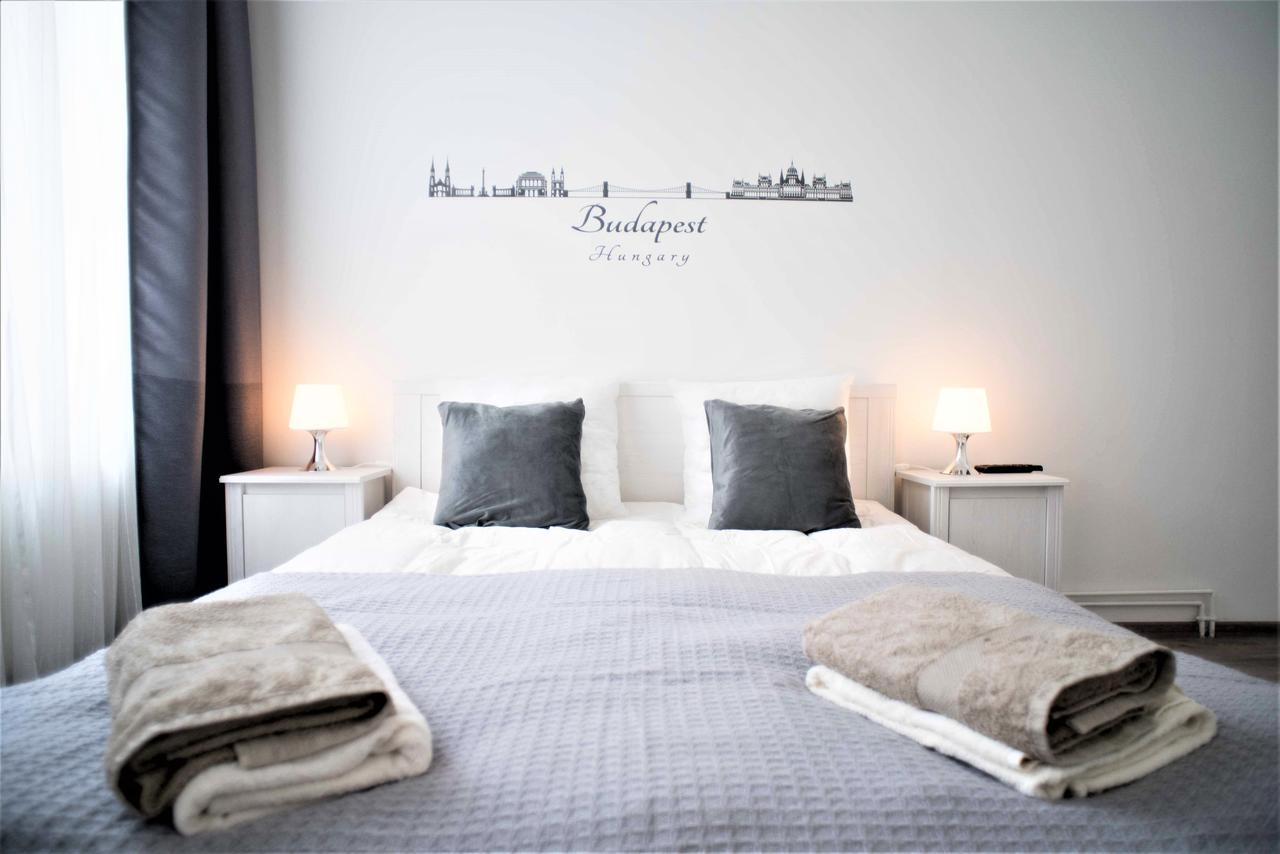 Castle Trees Apartment Будапеща Екстериор снимка