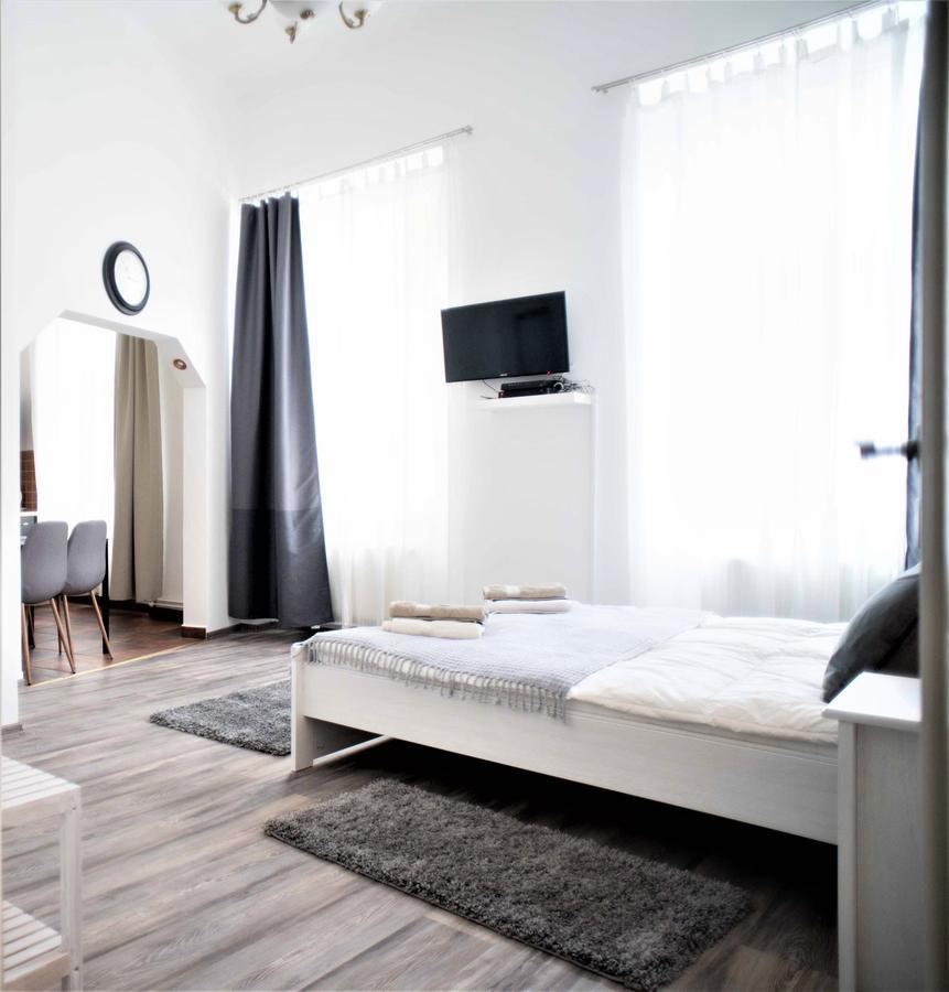 Castle Trees Apartment Будапеща Екстериор снимка